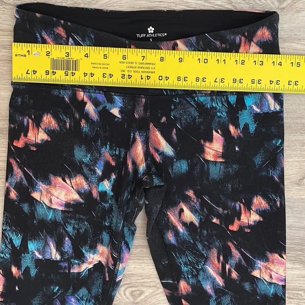 Tuff Athletics Black with Colorful Leaf Print Stretchy Cropped Leggings Size S